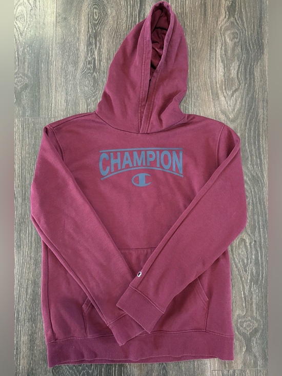 Champion Other - Champion Burgundy hooded Sweatshirt with Logo Tag